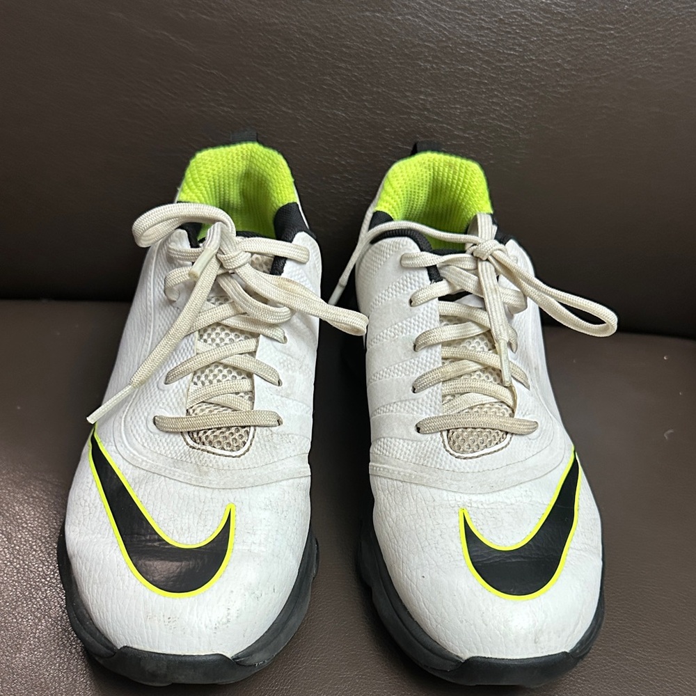 Nike youth golf shoes